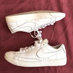 Size 7.5 - Nike Blazer LE Low Triple White W